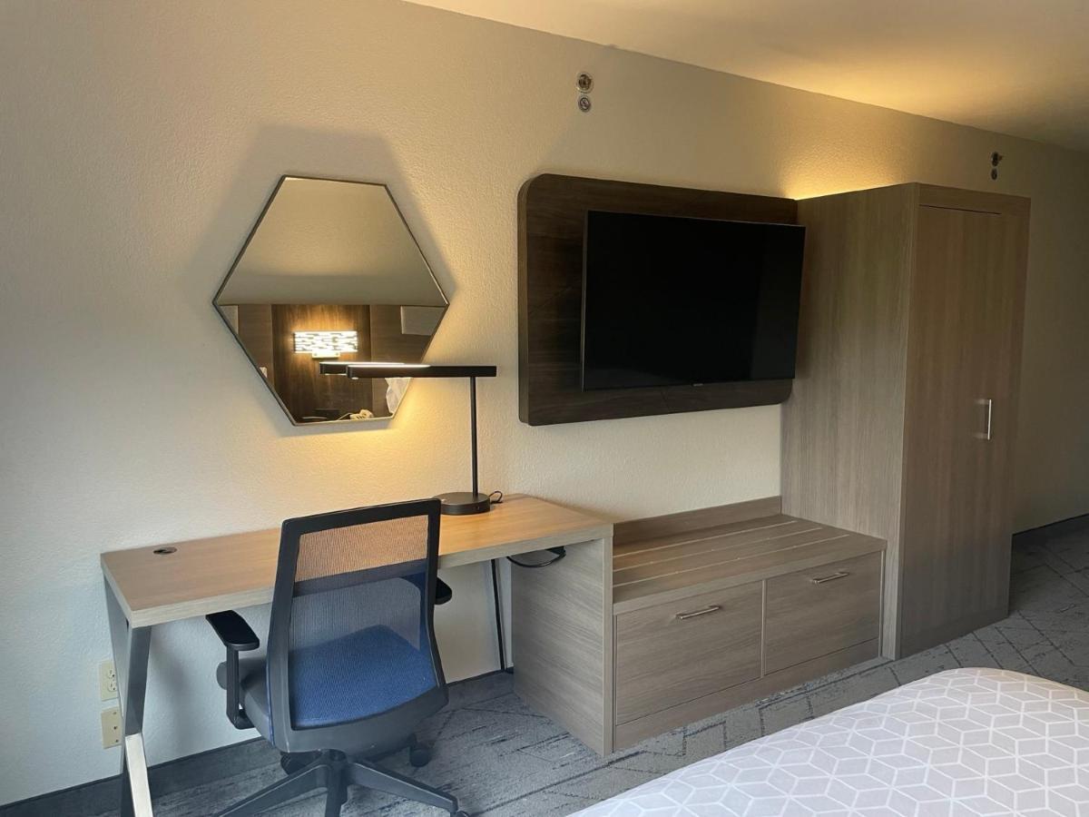 Holiday Inn Express Lapeer By Ihg Екстериор снимка